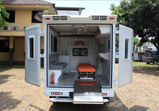 MINI AMBULANCE 3